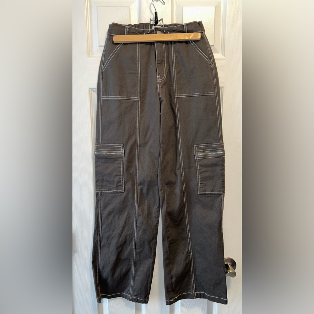 Women's Gray Wide Leg Cargo Pants With Bold White Stitching